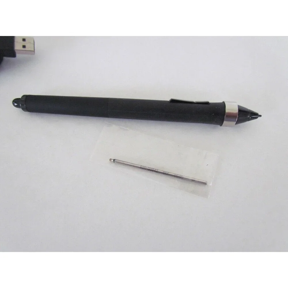 Wacom Intuos5 Touch Medium Drawing Tablet PTH-650 Complete w Pen Stand Case EUC